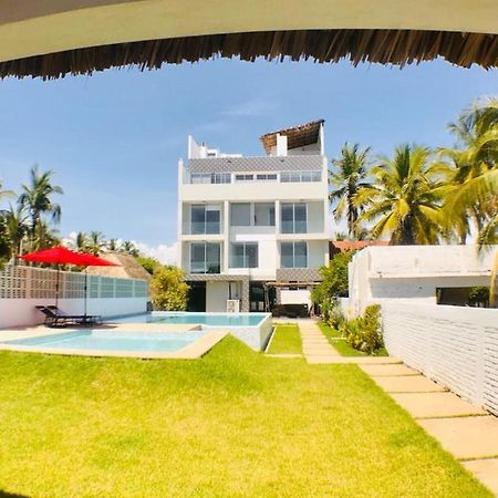 Hotel "Casa Mangata" Puerto Arista Bagian luar foto