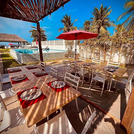 Hotel "Casa Mangata" Puerto Arista Bagian luar foto