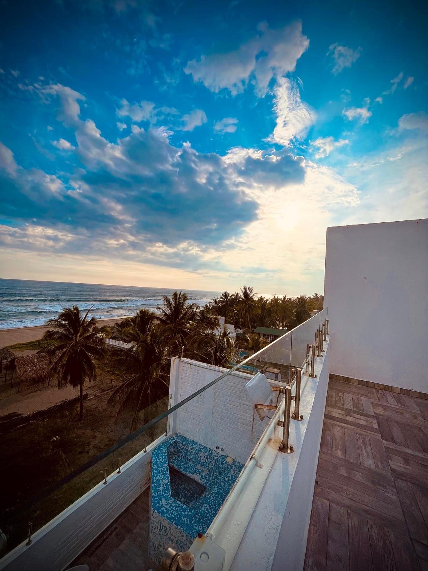 Hotel "Casa Mangata" Puerto Arista Bagian luar foto